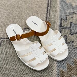 Tuckernuck sandals size 9/10